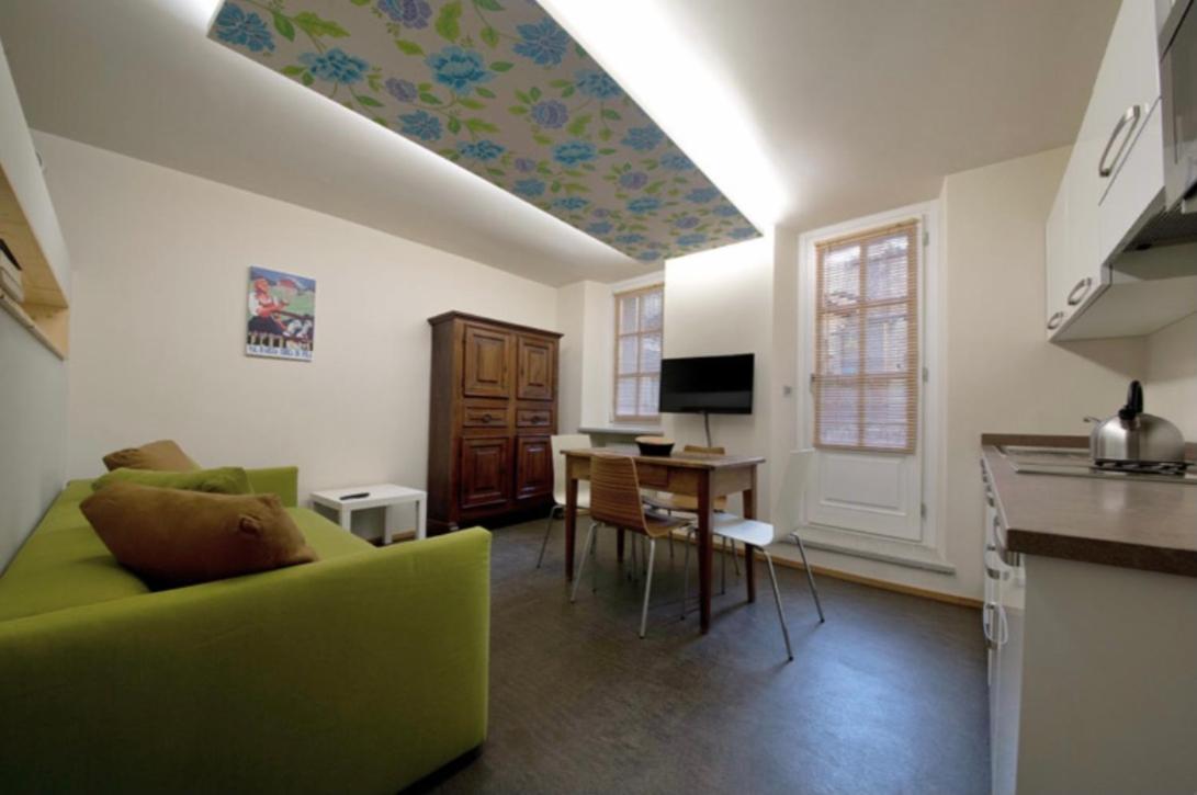 Aymon De Challant Appartement Aosta Bagian luar foto