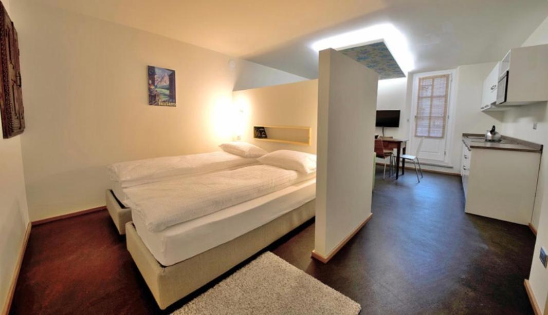 Aymon De Challant Appartement Aosta Bagian luar foto