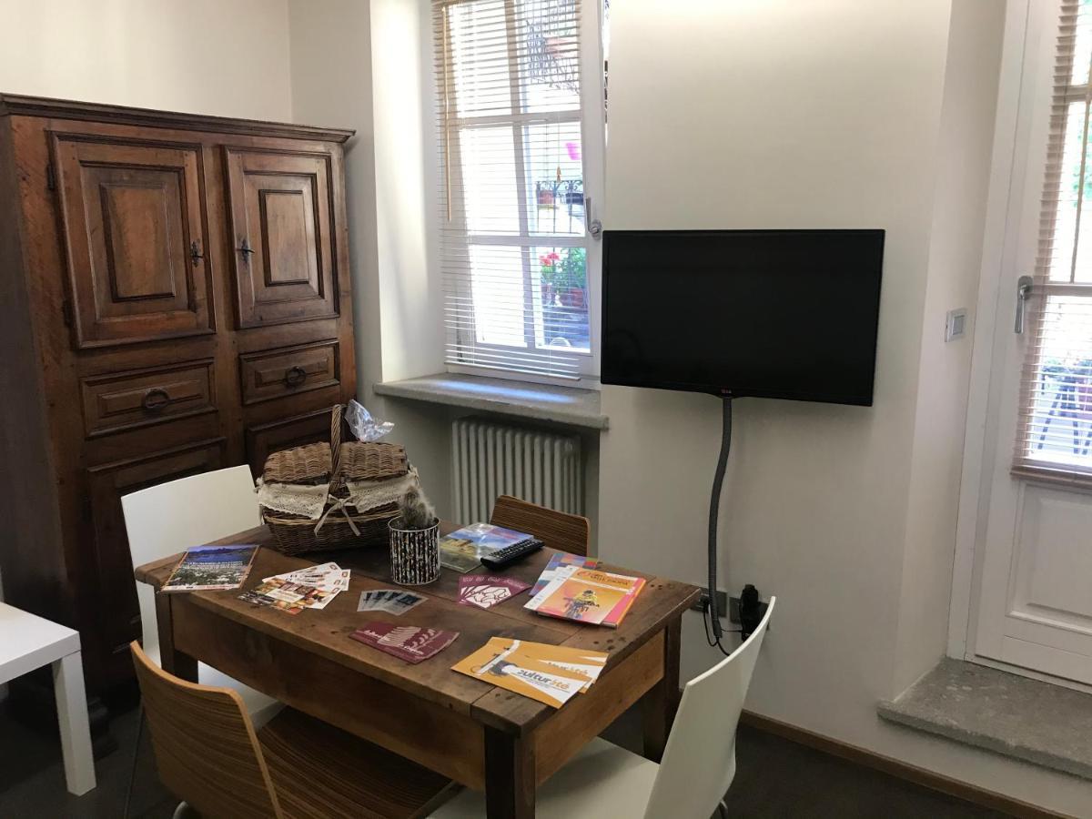 Aymon De Challant Appartement Aosta Bagian luar foto